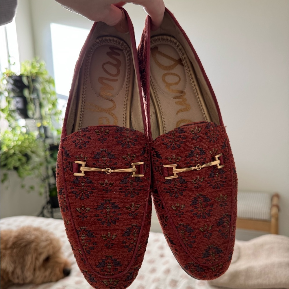 Sam EDLEMAN LORAINE LOAFERS RED VELVET w GOLD DETAIL